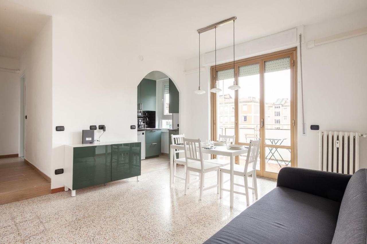 Spazioso Appartamento - City Life - Fiera Milano - Alcuino 5 ภายนอก รูปภาพ