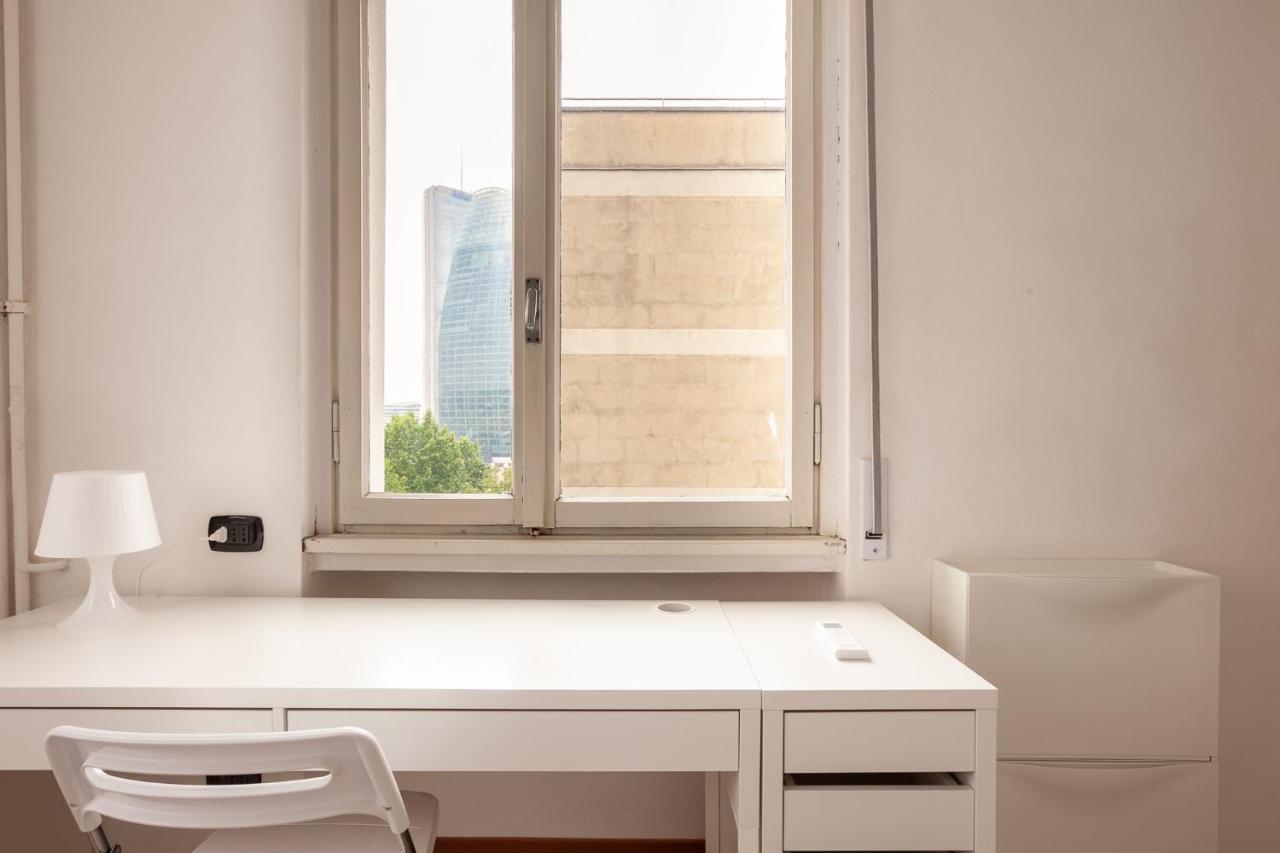 Spazioso Appartamento - City Life - Fiera Milano - Alcuino 5 ภายนอก รูปภาพ