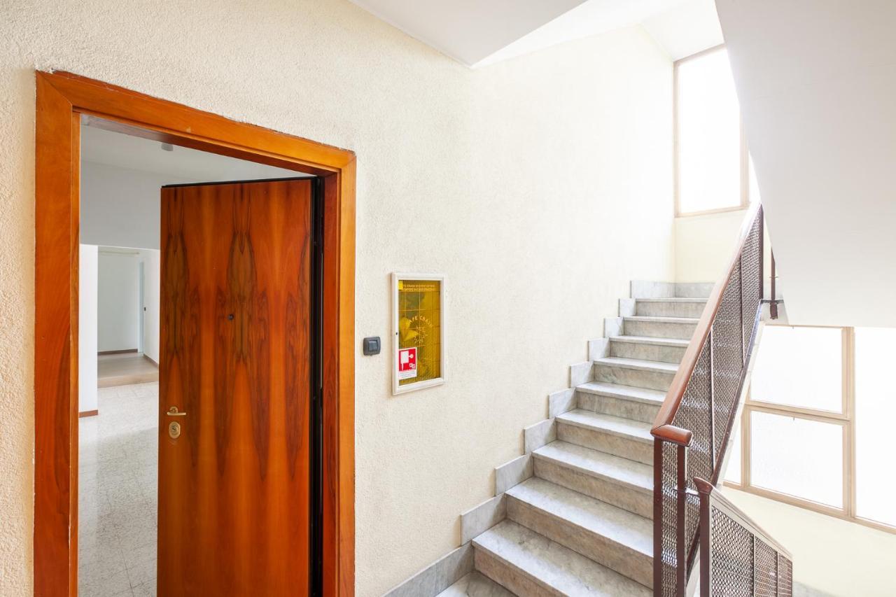 Spazioso Appartamento - City Life - Fiera Milano - Alcuino 5 ภายนอก รูปภาพ